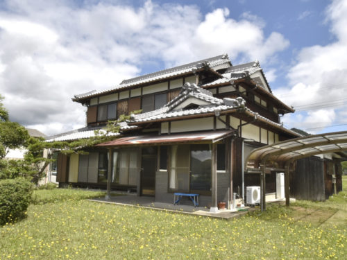 兵庫県市川町 田園風景を楽しめる広々敷地の日本家屋物件！地続きの田んぼもついています♪